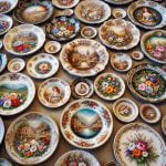 Decora i tuoi piatti in ceramica con il decoupage per un tocco unico e personalizzato